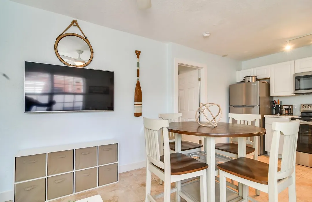 Apartment W/ Easy Access To Indian Rocks Beach!-1