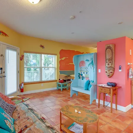 Walk To Indian Rocks Beach - Vibrant Condo-3