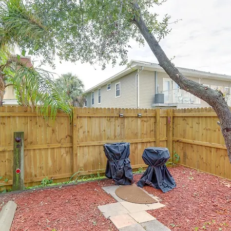 Walk To Indian Rocks Beach - Vibrant Condo-2